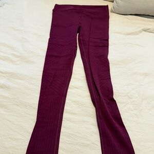 LuluLemon Reveal Knit 7/8 tight